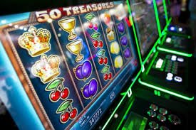 99 myanmar Live Roulette စားပွဲတွင် ဘောလုံးလည်နေသော အနီးကပ် မြင်ကွင်း
